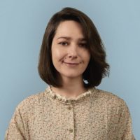 Анна Соколова викладач фортепіано в YOLO